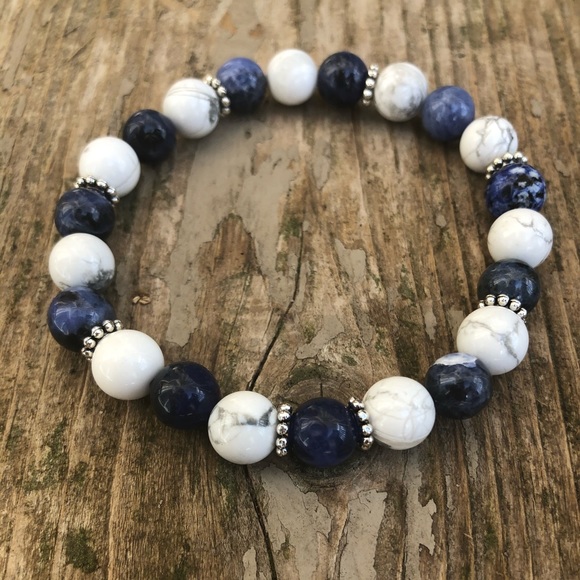 Sodalite and Howlite for Calm - Picture 4 of 7